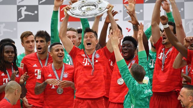 «Бавария» восьмой раз подряд стала чемпионом Германии по футболу