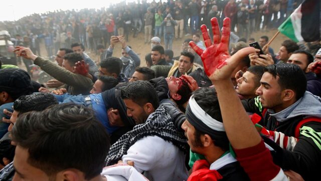 При столкновениях в секторе Газа пострадали больше тысячи человек