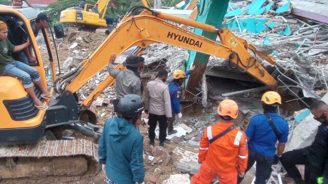 Жертвами землетрясения в Индонезии стали 35 человек