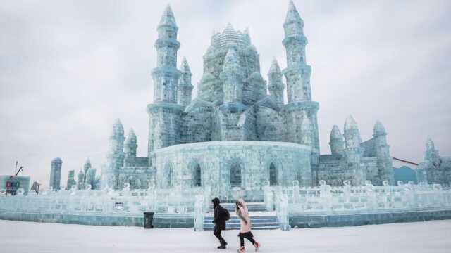 На севере Китая открылся традиционный фестиваль снега и льда: фотогалерея