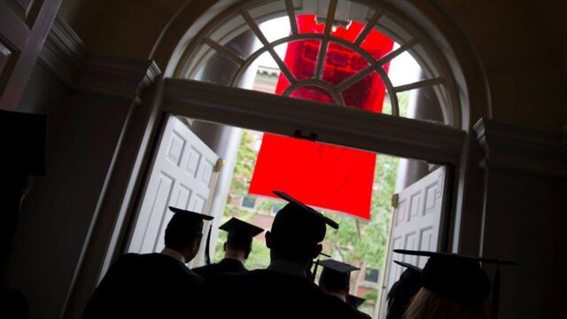 Минюст США проверит Гарвард из-за жалоб на дискриминацию