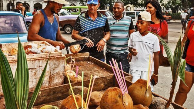 Куба легализовала частный бизнес. Спасет ли это экономику страны?