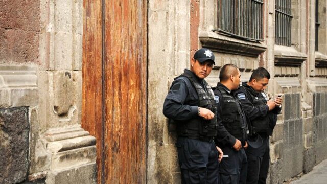 Полицейские в Мексике бежали с места преступления. Им дали больше 27 лет тюрьмы