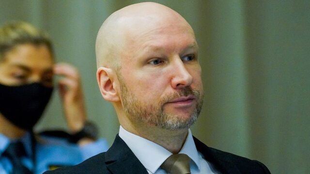 Суд в Норвегии начал рассматривать прошение об УДО террориста Андерса Брейвика