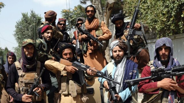 Талибы запретили вывоз долларов и исторических ценностей из Афганистана