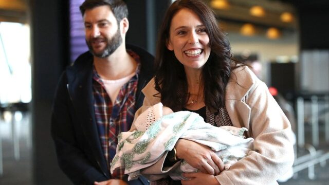 Премьер Новой Зеландии прилетела на заседание ООН в Нью-Йорке с трехмесячной дочкой