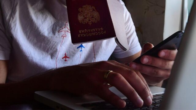 В Роскомнадзоре отказались от идеи регистрации в соцсетях по паспортам