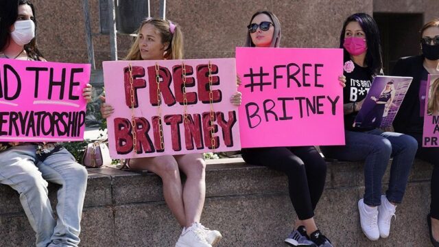 Суд в США обязал отца Бритни Спирс разделить опеку над ней с инвесткомпанией