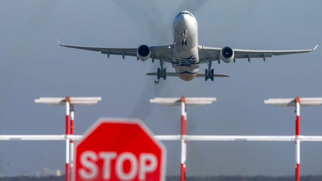Росавиация рекомендовала авиакомпаниям приостановить все рейсы за границу с 6 марта