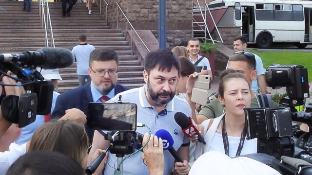 «Это начало взаимного освобождения»: журналисты и политики о решении отпустить Вышинского из-под стражи