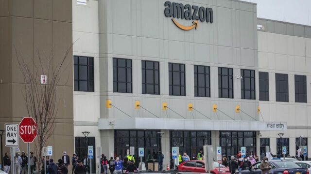 В США Amazon получил разрешение на доставку посылок дронами