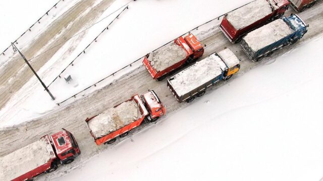В Москве за сутки выпало две трети месячной нормы снега: фотогалерея