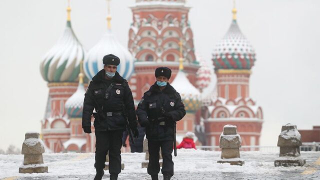Собянин продлил в Москве противовирусные ограничения до 15 января