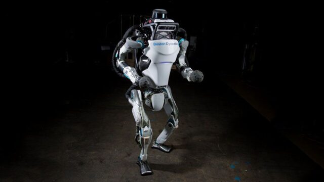 Американские робототехники показали андроида, который делает сальто