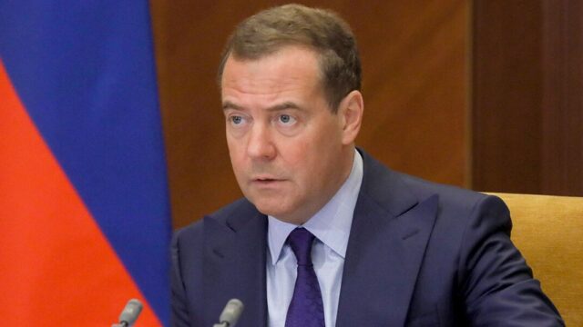 «Раскол в обществе продолжает нарастать»: Дмитрий Медведев о президентских выборах в США