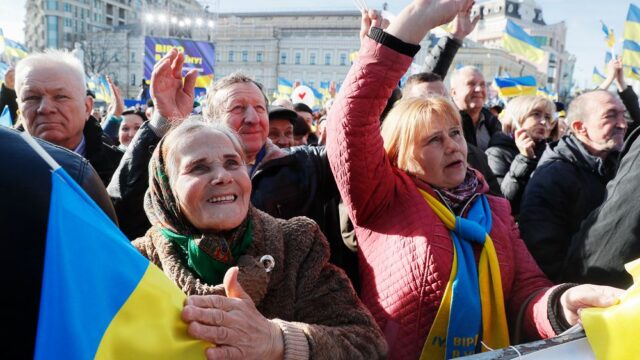 Выборы — это супермаркет: чем для украинцев обернется воскресное голосование