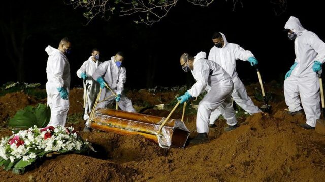 В Бразилии впервые за день умерли от ковида больше 4 тысяч человек