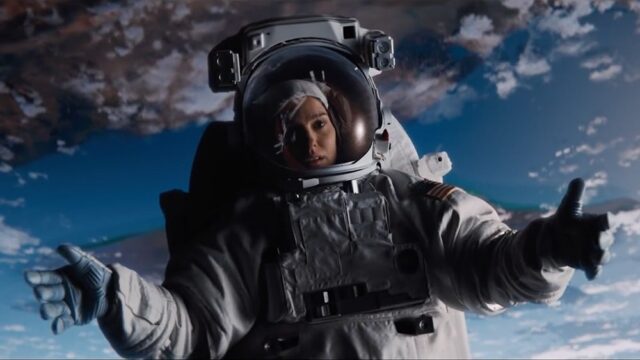 Люси в небесах с алмазами: вышел трейлер фильма «Бледная синяя точка», где Натали Портман мечтает вернуться в космос