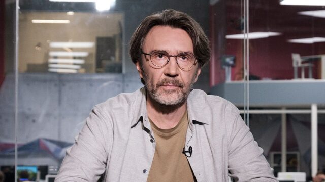 Сергей Шнуров временно сложил с себя обязанности генерального продюсера RTVI