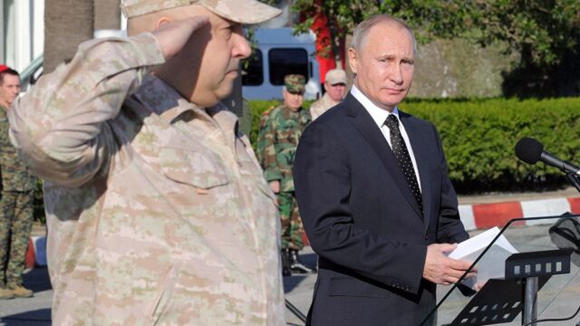 Путин прилетел на российскую базу в Сирии и приказал выводить войска