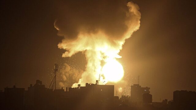 Ответ на ракетный обстрел. Израиль атаковал палестинские объекты в секторе Газа