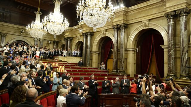 Конституционный суд Испании приостановил действие закона о проведении референдума в Каталонии