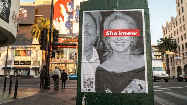В Лос-Анджелесе появились постеры, где Мэрил Стрип обвиняют в молчании о домогательствах Вайнштейна