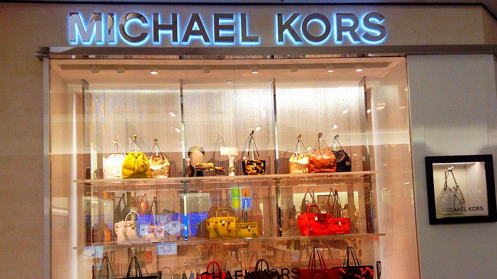 Michael Kors собрался купить Versace за $2 млрд