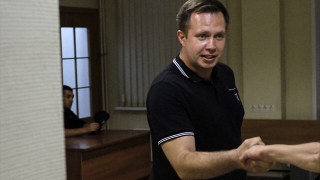 Полиция завела уголовное дело после нападения на главу московского штаба Навального