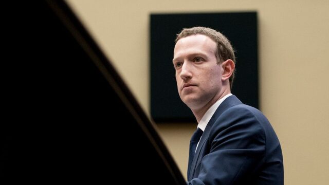 Цукерберг обвинил СМИ в попытке оклеветать Facebook