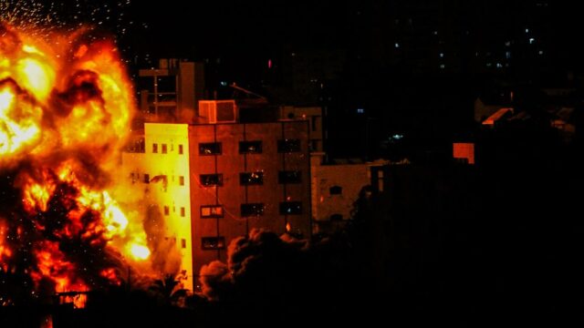 Израиль атаковал 200 целей в секторе Газа в ответ на обстрелы