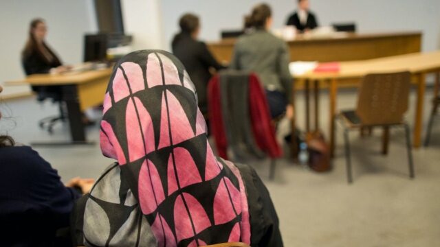 Суд назвал незаконным запрет на ношение хиджаба для учителей в Берлине
