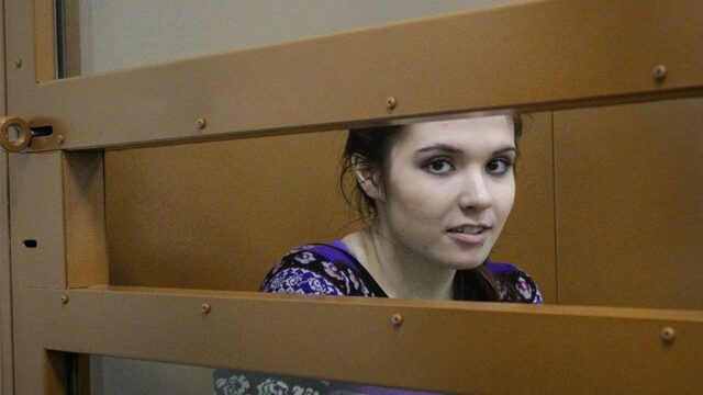 Суд в Вологде досрочно выпустил на свободу Варвару Караулову, которую осудили за попытку примкнуть к ИГ