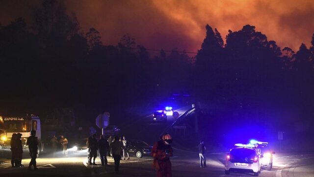 Страховые убытки от лесных пожаров в Калифорнии превысили миллиард долларов