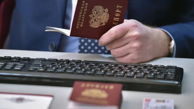 Госдума одобрила законопроект об ускоренном предоставлении гражданства