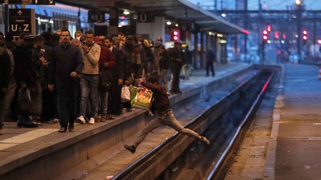 Во Франции началась трехмесячная забастовка железнодорожников