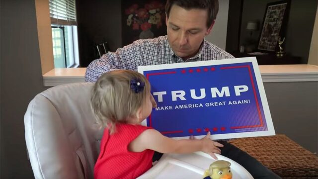 Кандидат в губернаторы от республиканцев снял рекламный ролик, в котором учит своих детей жить по принципам Трампа