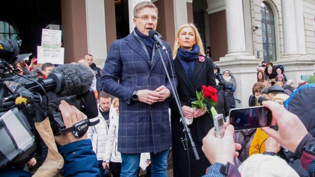 Нил Ушаков сохранил пост мэра Риги по итогам заседания думы