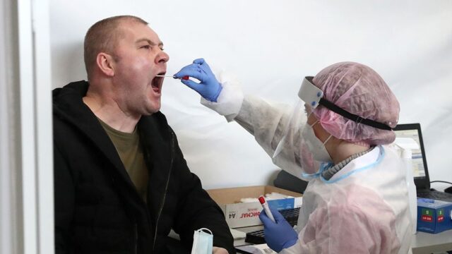 Москвичей с ОРВИ обязали сдавать тест на антиген к коронавирусу