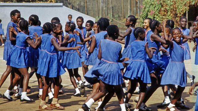 В Сьерра-Леоне отменили запрет для беременных посещать школу