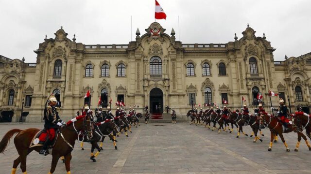 Правительство Перу уйдет в отставку. За это проголосовал парламент страны