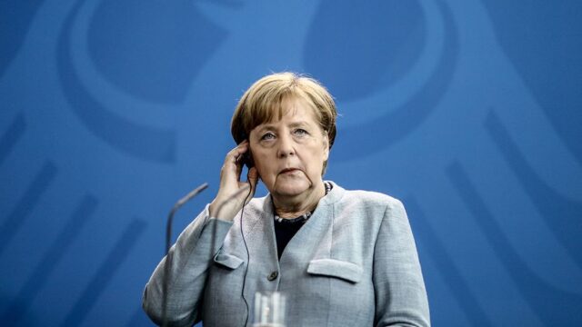 Меркель: Германия не будет участвовать в ударе по Сирии