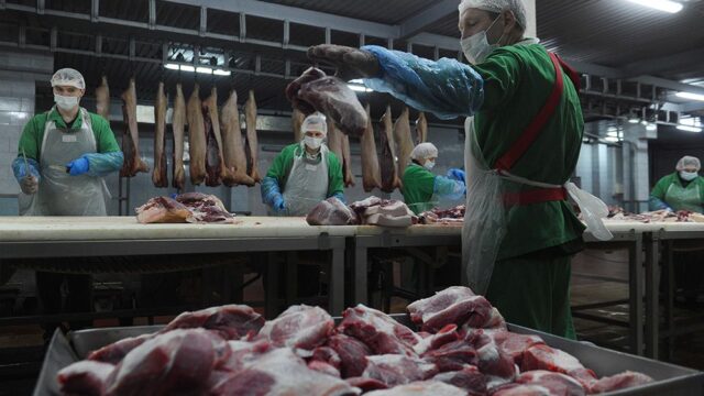 Мексика ввела пошлины на американские свинину и бурбон