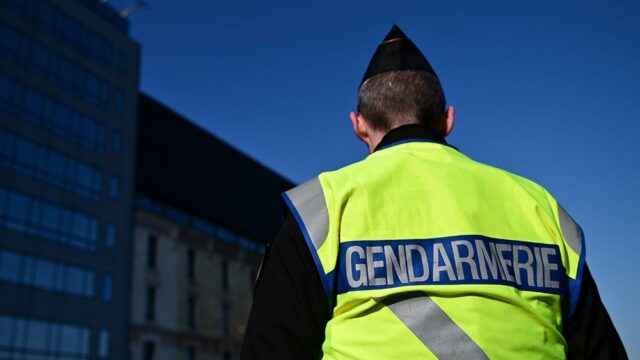 Во Франции убили троих полицейских, которые приехали на вызов о домашнем насилии