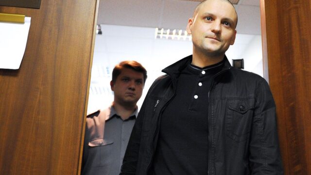 Российский оппозиционер Сергей Удальцов вышел на свободу