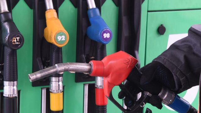 Новак предложил запретить продажу бензина трейдерам