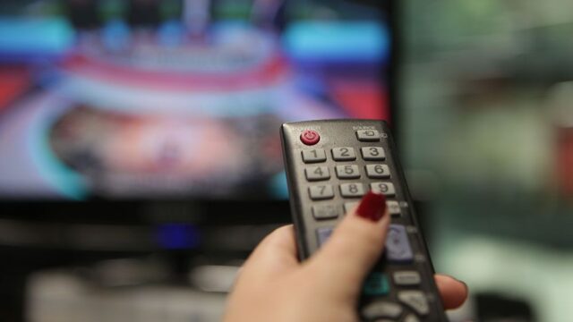 Латвия запретила трансляцию девяти русскоязычных каналов из-за санкций против Юрия Ковальчука