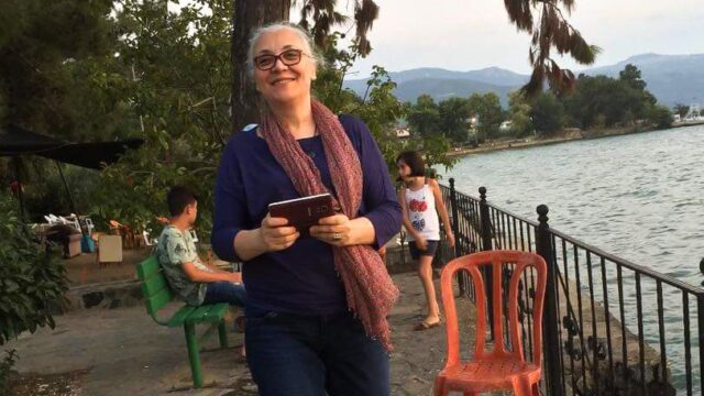 Суд в Турции освободил из-под ареста главу местного отделения Amnesty International Идиль Эсер
