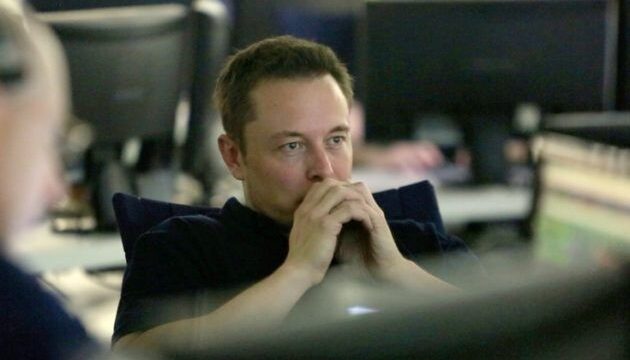 Илон Маск удалил страницы Tesla и SpaceX из фейсбука