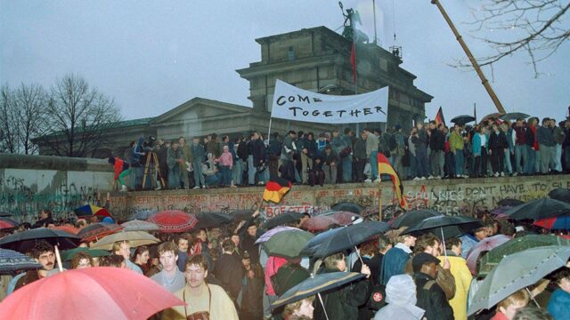 Стена и ныне там. Почему спустя 30 лет немцы продолжают спорить, пошло ли Германии на пользу воссоединение
